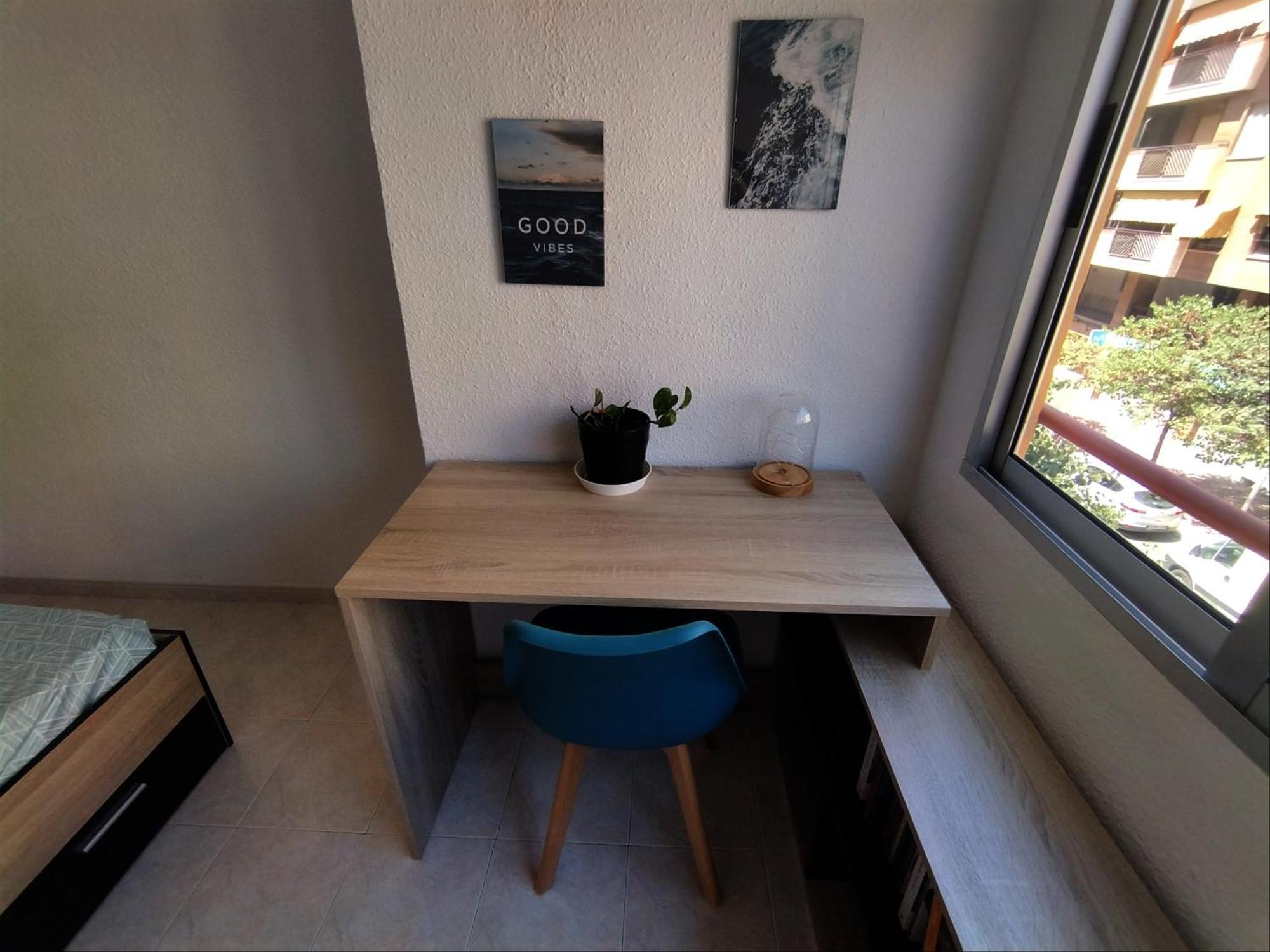 Habitaciones En Apartamento Compartido W Host Alicante Eksteriør bilde